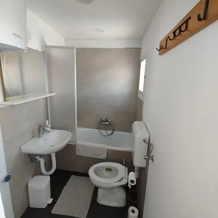 Apartma Izolanita *